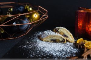 Ministollen, Quarkstollen, Mohnstollen, Weihnachtsbäckerei, Weihnachtsgebäck, Kekse, Weihnachten, Geschenke, DIY, selbstgemacht, aus der Küche, Mohn, Rosinen, Amaretto, Marzipan