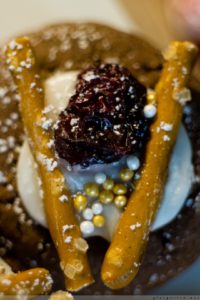 Schokohappen, Schokokeks, Schokolade, Cranberry, Salzstange, Weihnachten, Weihnachtskeks, Weihnachtsgebäck, Kouvertüre